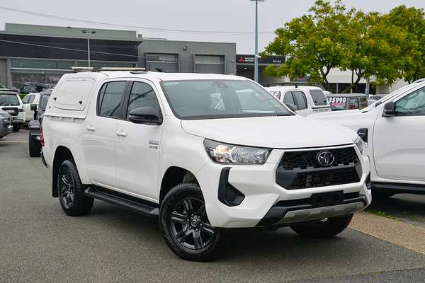 2025 Toyota Hilux SR GUN126R 4X4 thumb-0