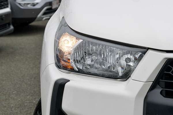 2025 Toyota Hilux SR GUN126R 4X4 thumb-1