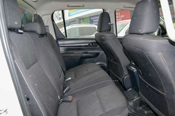 2025 Toyota Hilux SR GUN126R 4X4 thumb-8