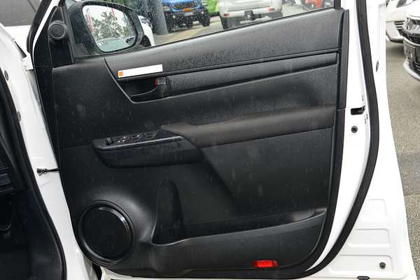 2025 Toyota Hilux SR GUN126R 4X4 thumb-16