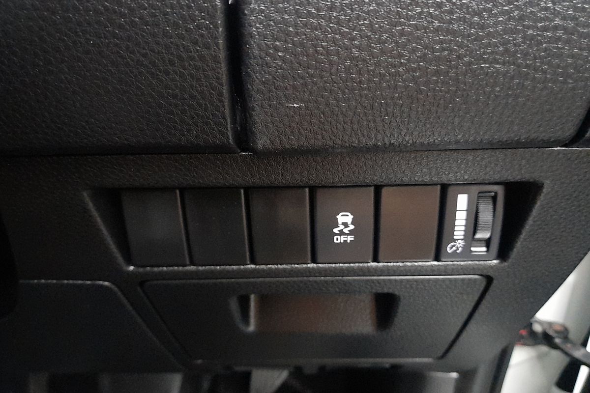 2021 Isuzu D-MAX SX High Ride Rear Wheel Drive