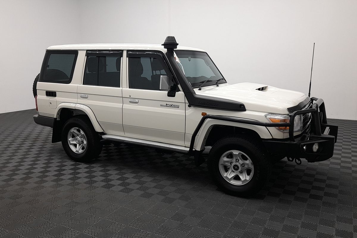2022 Toyota Landcruiser GXL VDJ76R
