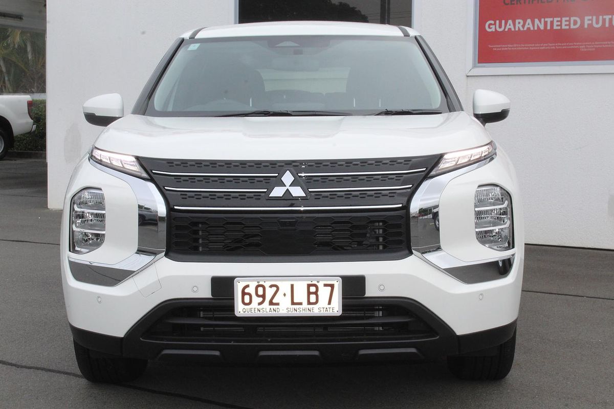2024 Mitsubishi Outlander ES ZM