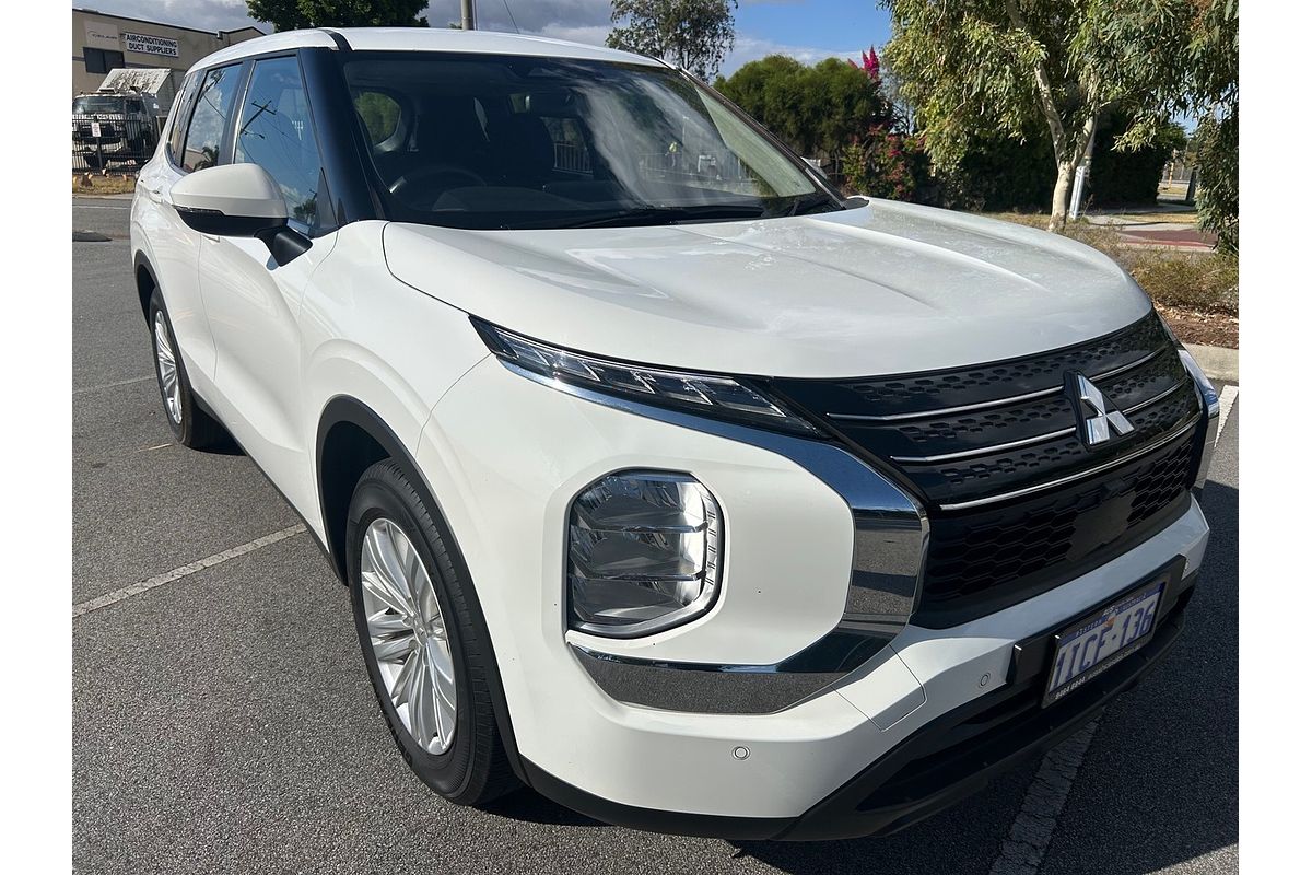 2024 Mitsubishi Outlander ES ZM