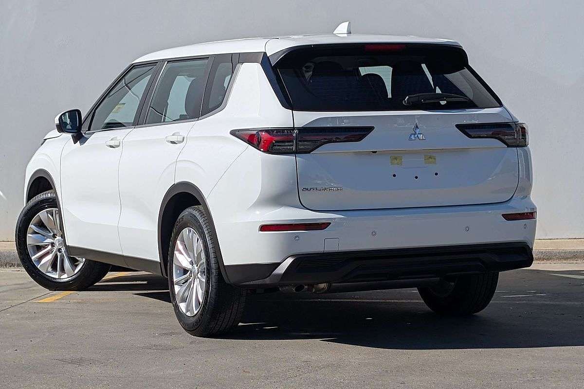 2026 Mitsubishi Outlander ES ZM