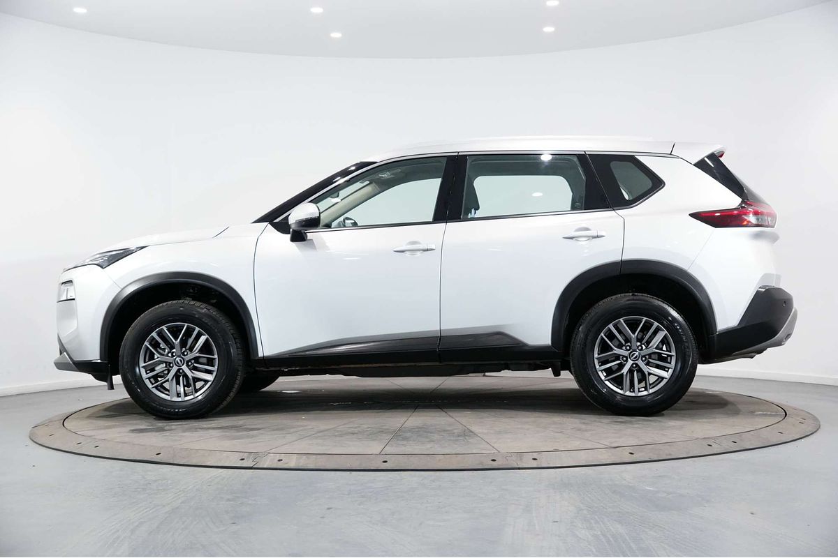 2024 Nissan X-TRAIL ST T33