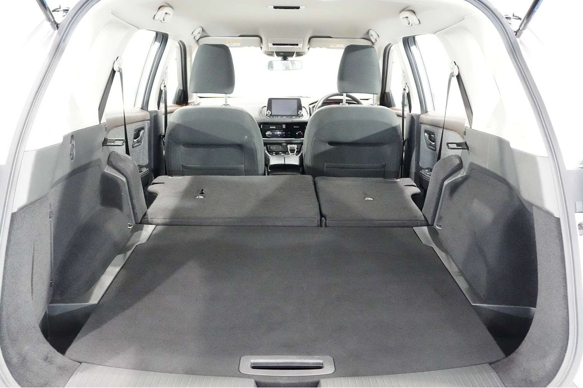 2024 Nissan X-TRAIL ST T33
