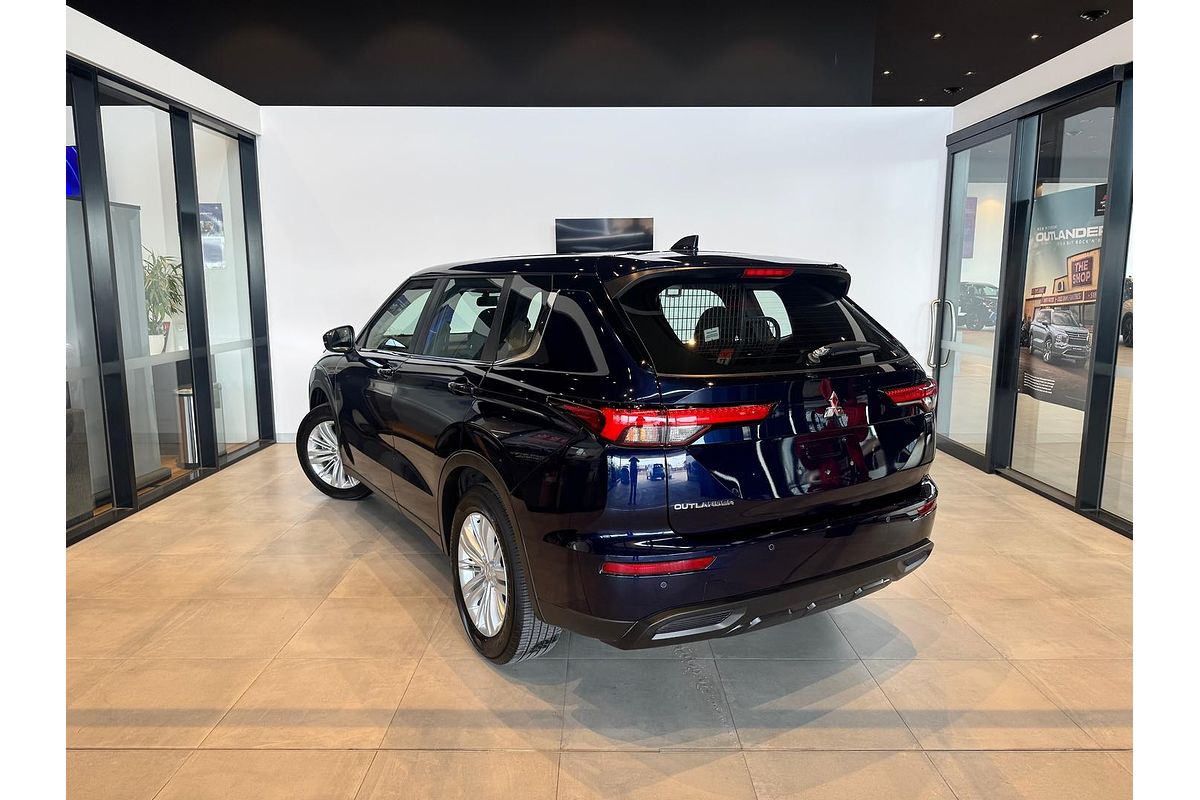2023 Mitsubishi Outlander ES ZM