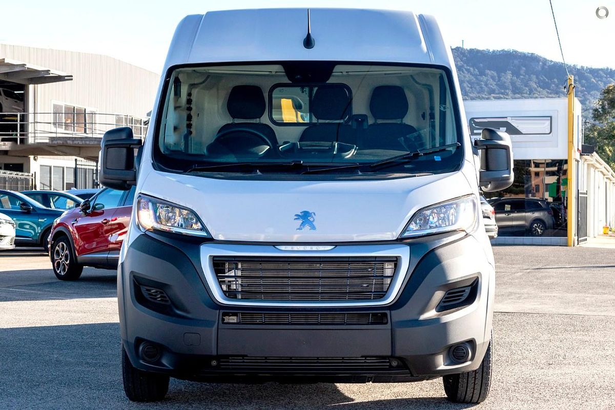 2023 Peugeot Boxer Pro X250 LWB Mid Roof
