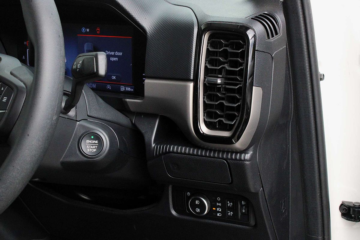 2025 Ford Everest Ambiente 2.0L