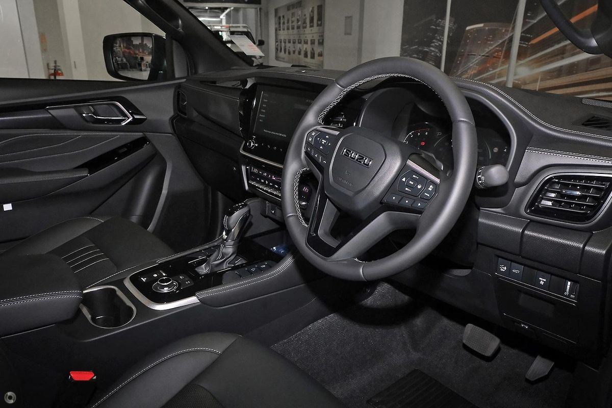 2025 Isuzu MU-X LS-T image 13