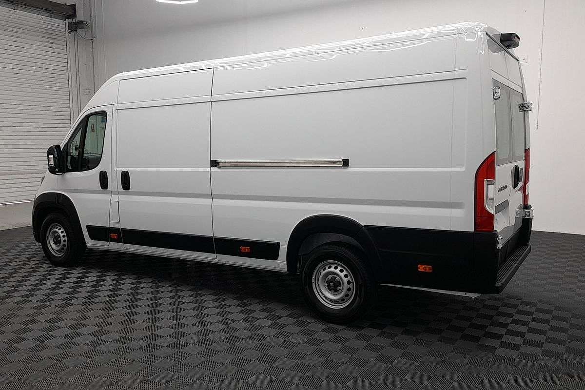 2026 Fiat Ducato Series 2 ELWB Mid Roof image 11