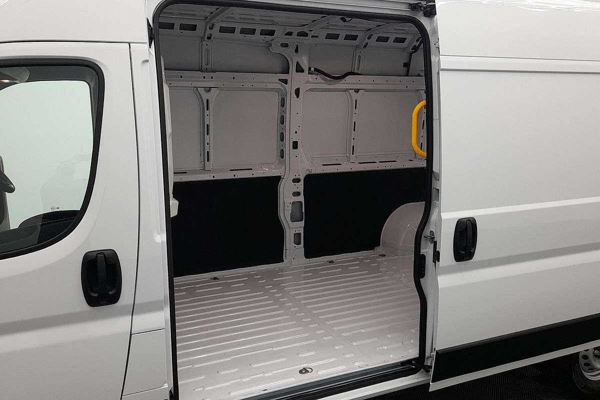 2026 Fiat Ducato Series 2 ELWB Mid Roof image 19