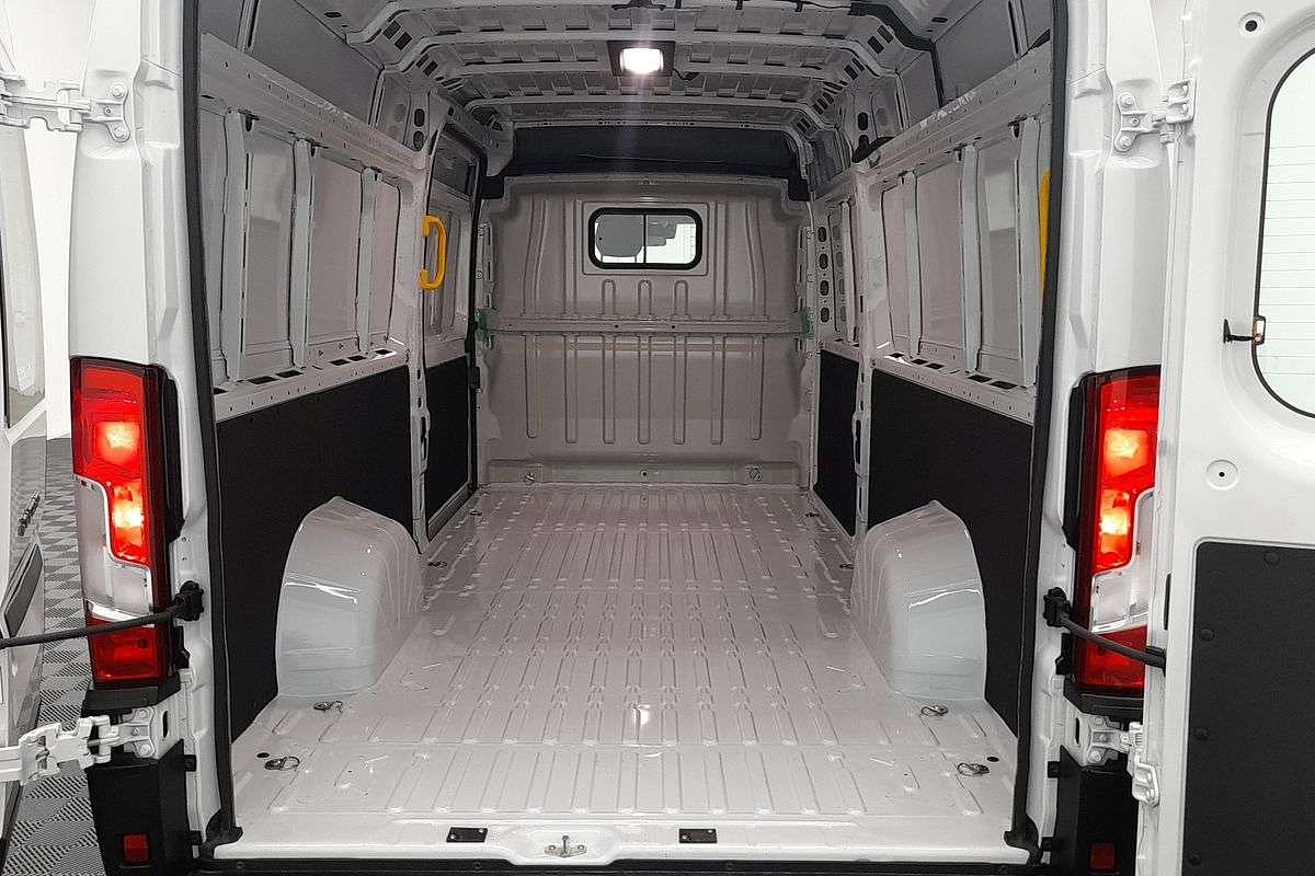 2026 Fiat Ducato Series 2 ELWB Mid Roof image 20