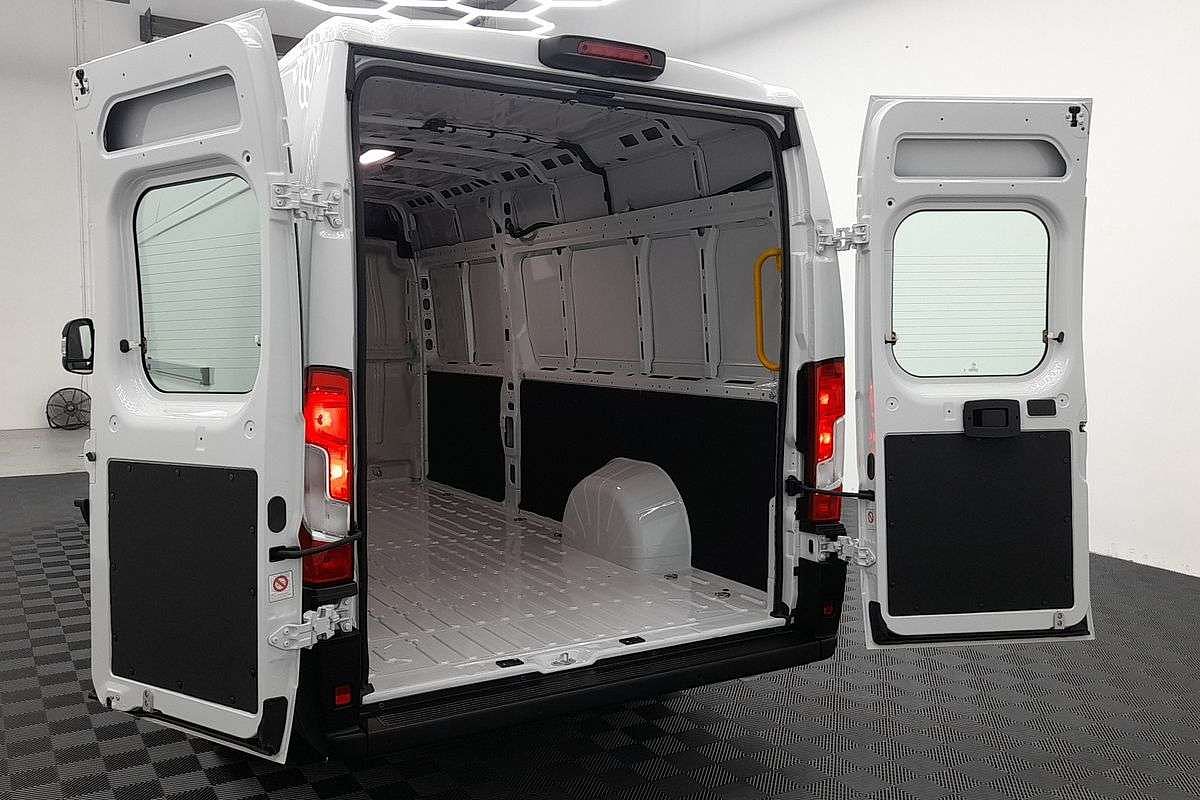 2026 Fiat Ducato Series 2 ELWB Mid Roof image 21