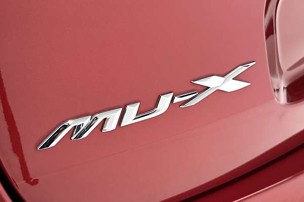 2022 Isuzu MU-X LS-T thumb-21