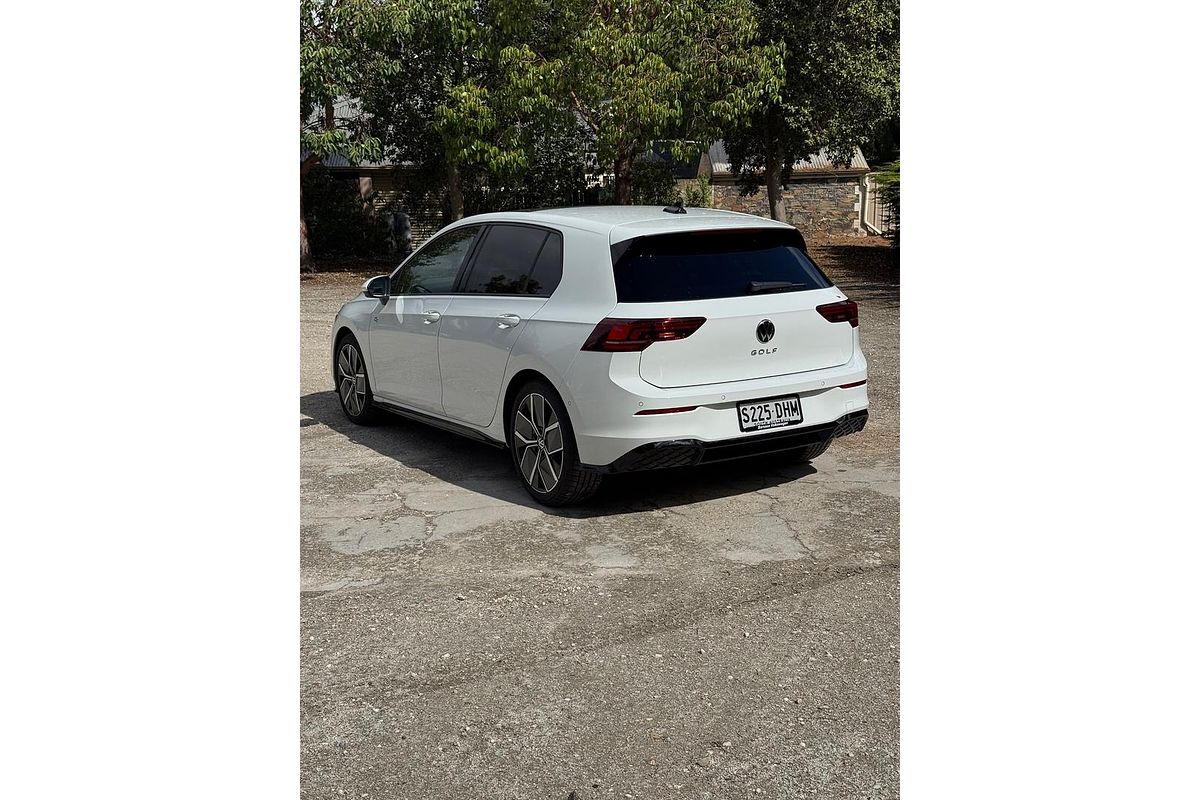 2025 Volkswagen Golf 110TSI R-Line 8.5