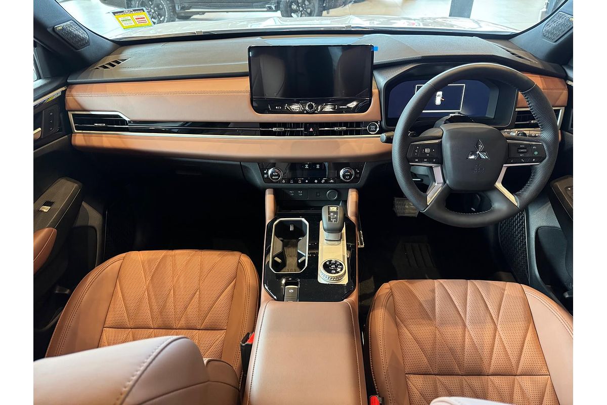 2026 Mitsubishi Outlander Exceed Tourer ZM