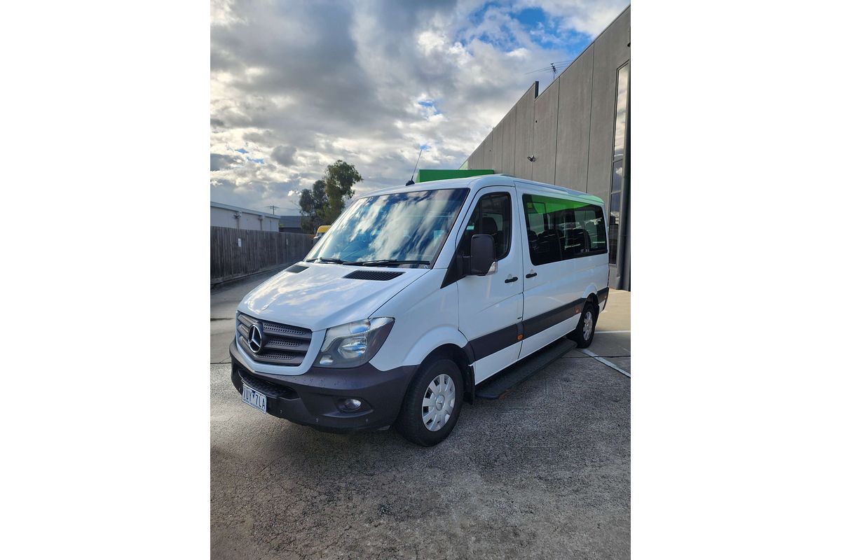 2015 Mercedes-Benz Sprinter 313CDI TRANSFER BUS NCV3 MWB Low Roof image 12