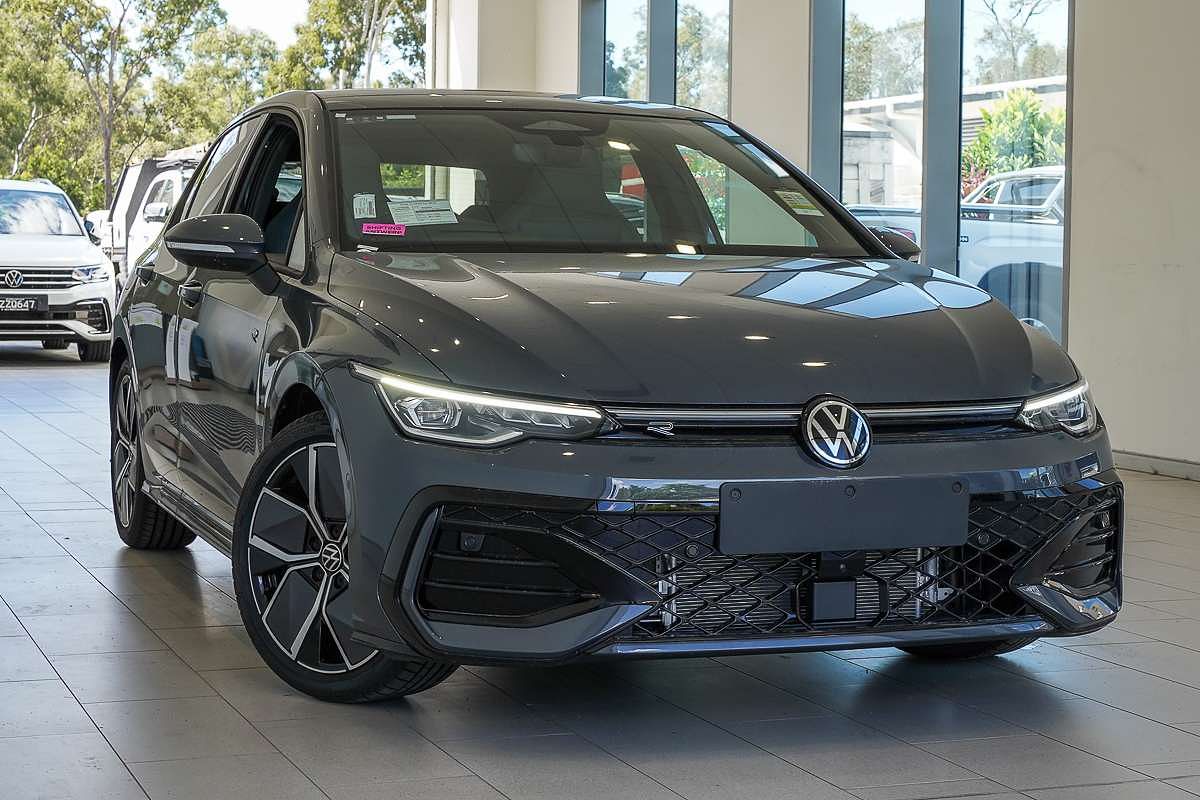2025 Volkswagen Golf 110TSI R-Line 8.5