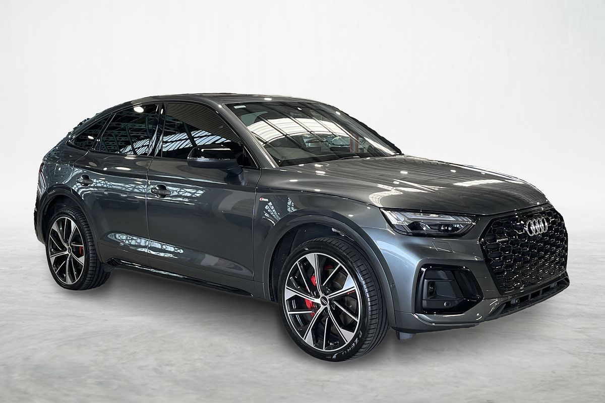 2024 Audi Q5 55 TFSI e S line FY