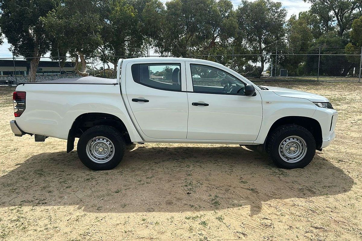 2021 Mitsubishi Triton GLX MR 4X4
