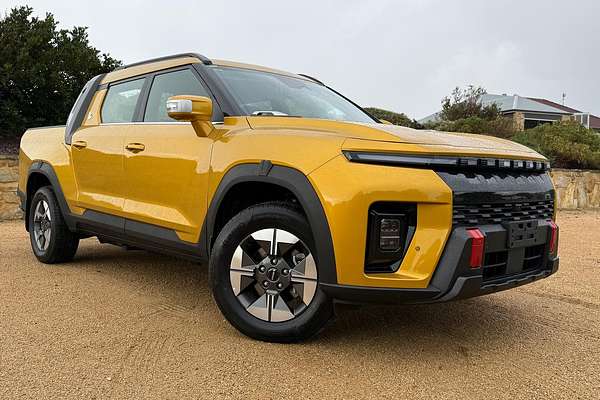 2026 KGM Musso EV AWD O100 4X4 thumb-3