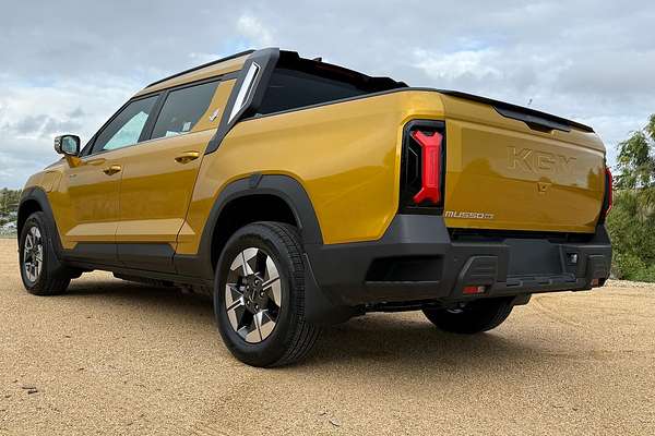2026 KGM Musso EV AWD O100 4X4 thumb-11