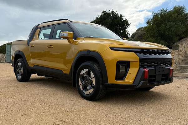 2026 KGM Musso EV AWD O100 4X4 thumb-12