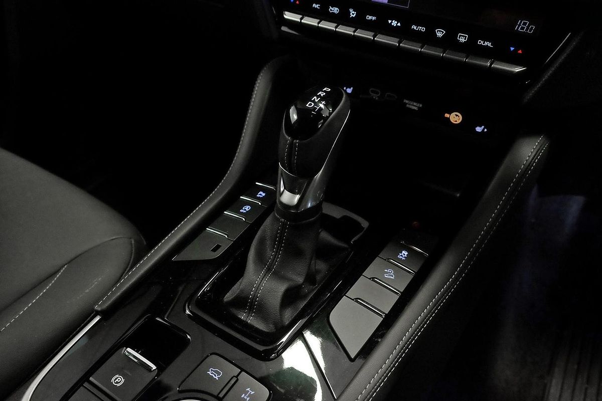 2025 Isuzu MU-X LS-T image 19