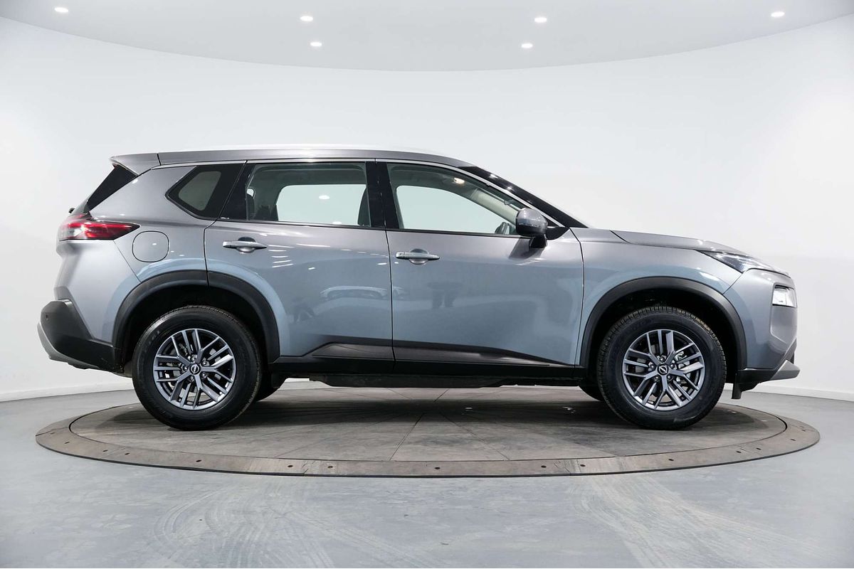 2025 Nissan X-TRAIL ST T33