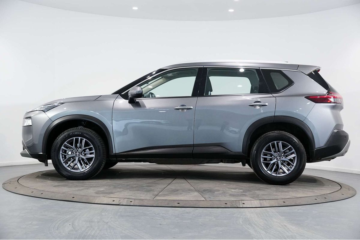2025 Nissan X-TRAIL ST T33