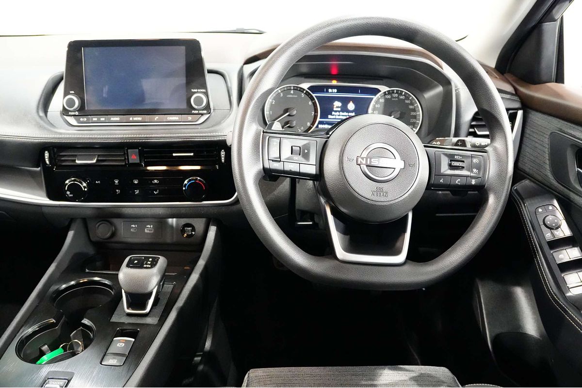 2025 Nissan X-TRAIL ST T33