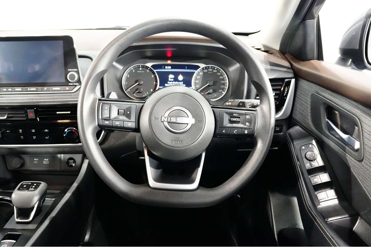 2025 Nissan X-TRAIL ST T33