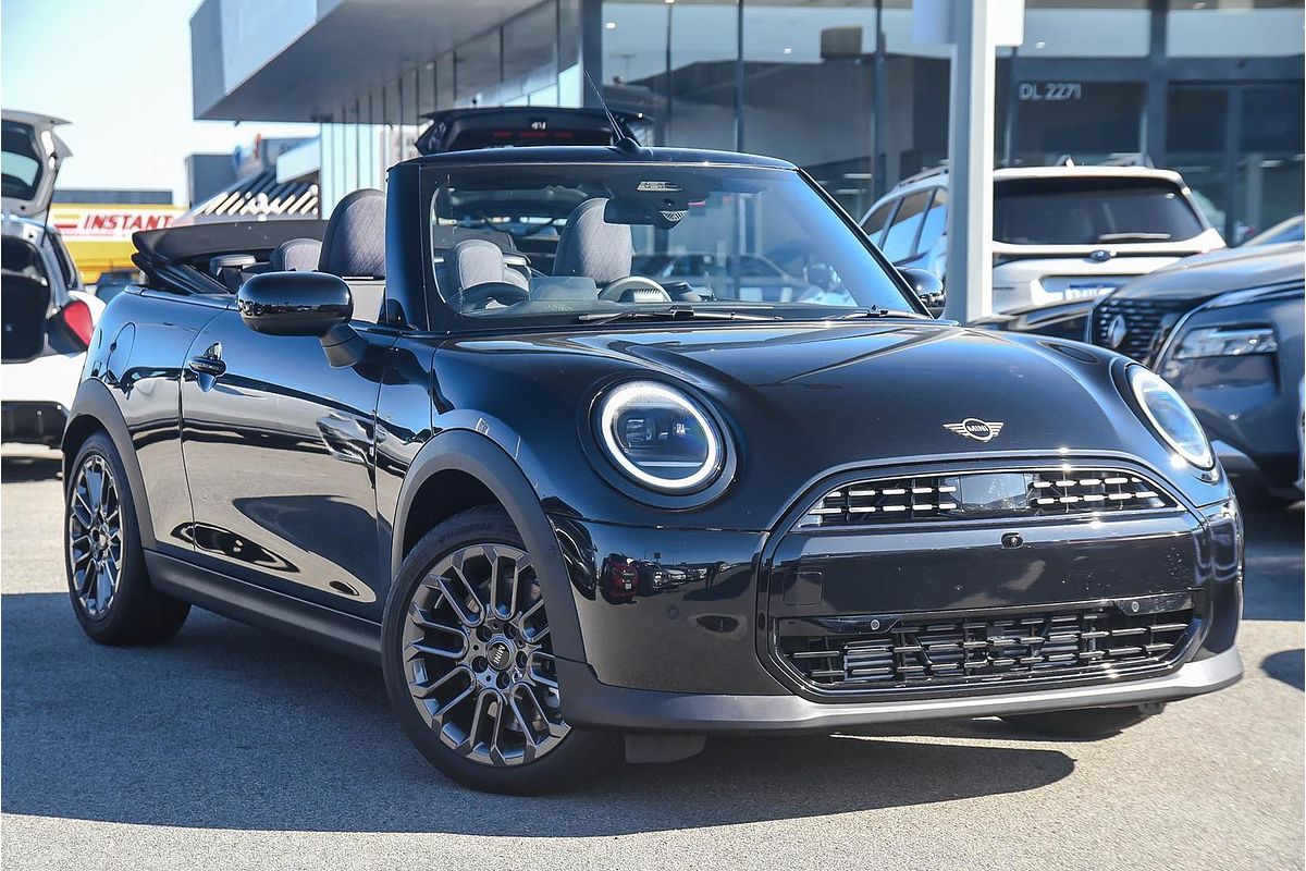 2025 MINI Cooper C Classic F67