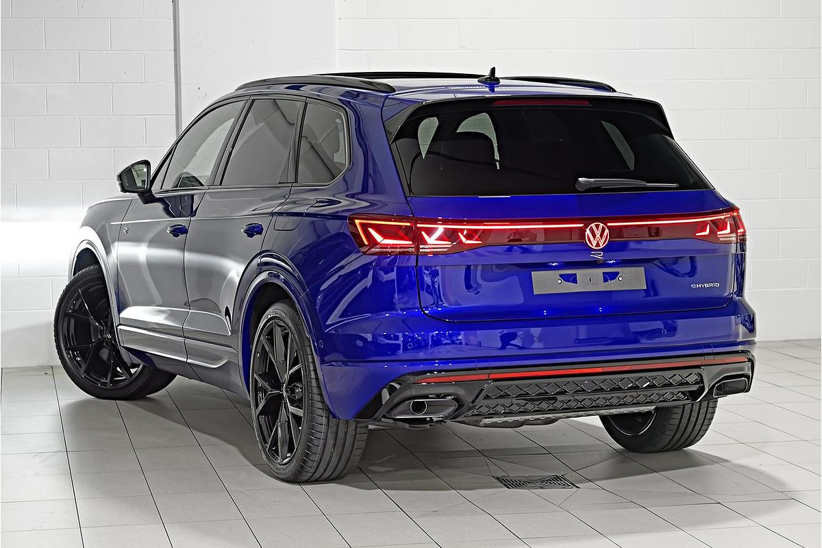 2025 Volkswagen Touareg R RC
