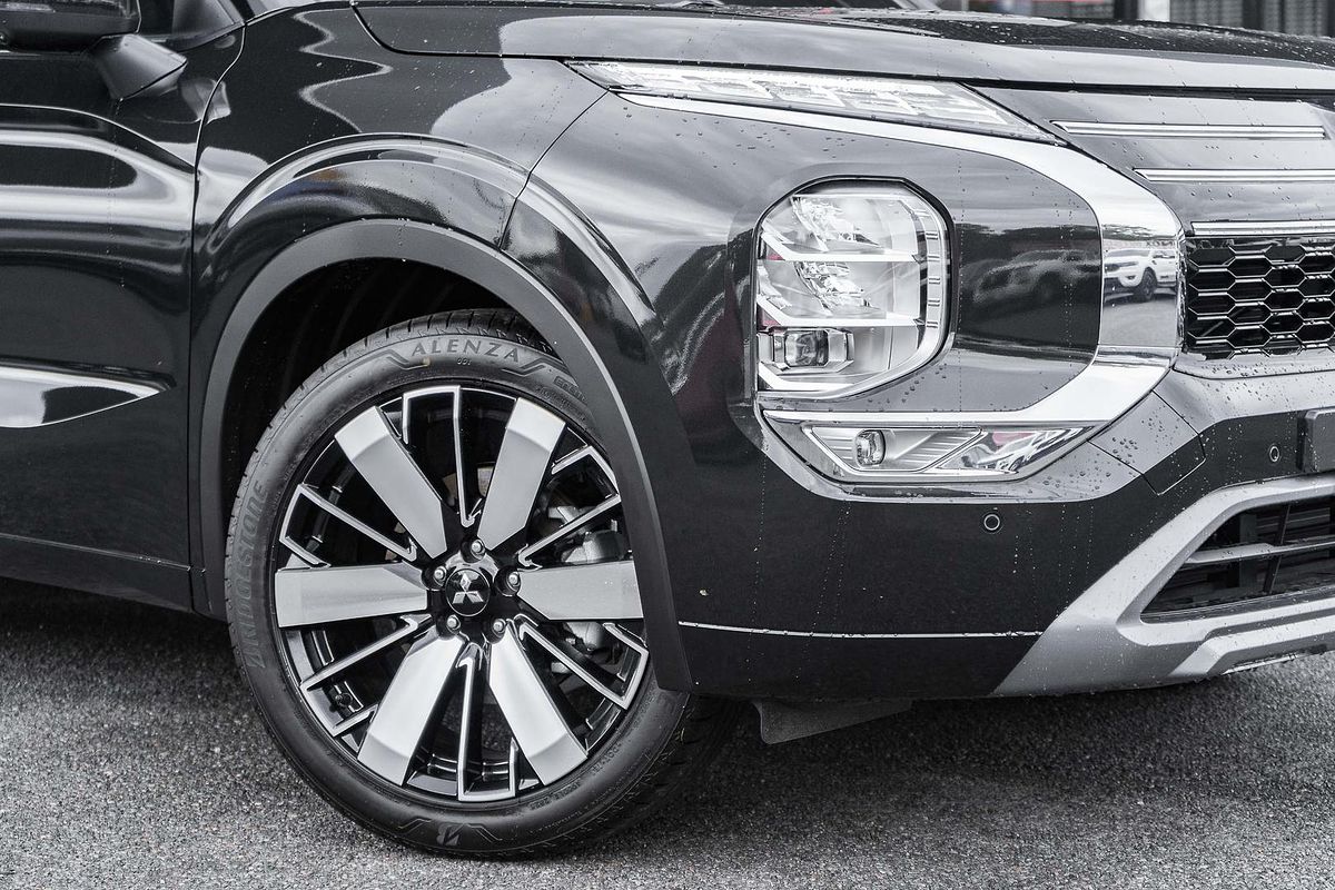 2025 Mitsubishi Outlander Exceed Tourer ZM
