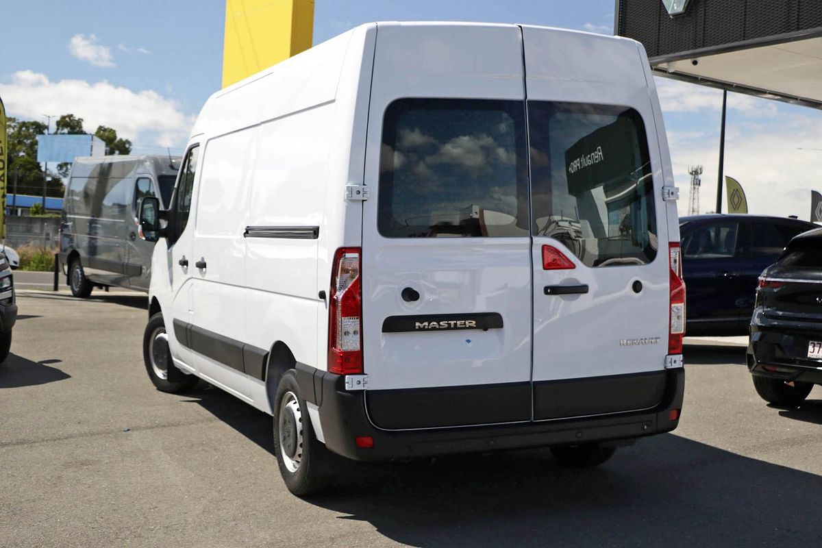 2025 Renault Master Pro 110kW X62 Phase 2 MWB Mid Roof