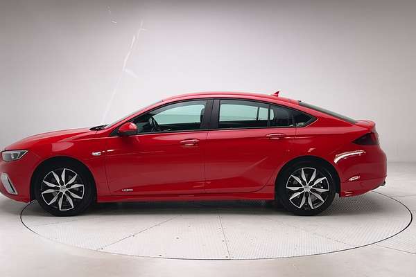 2018 Holden Commodore RS ZB thumb-4