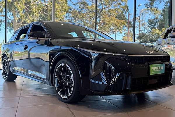 2025 Kia K4 GT-Line CL4m