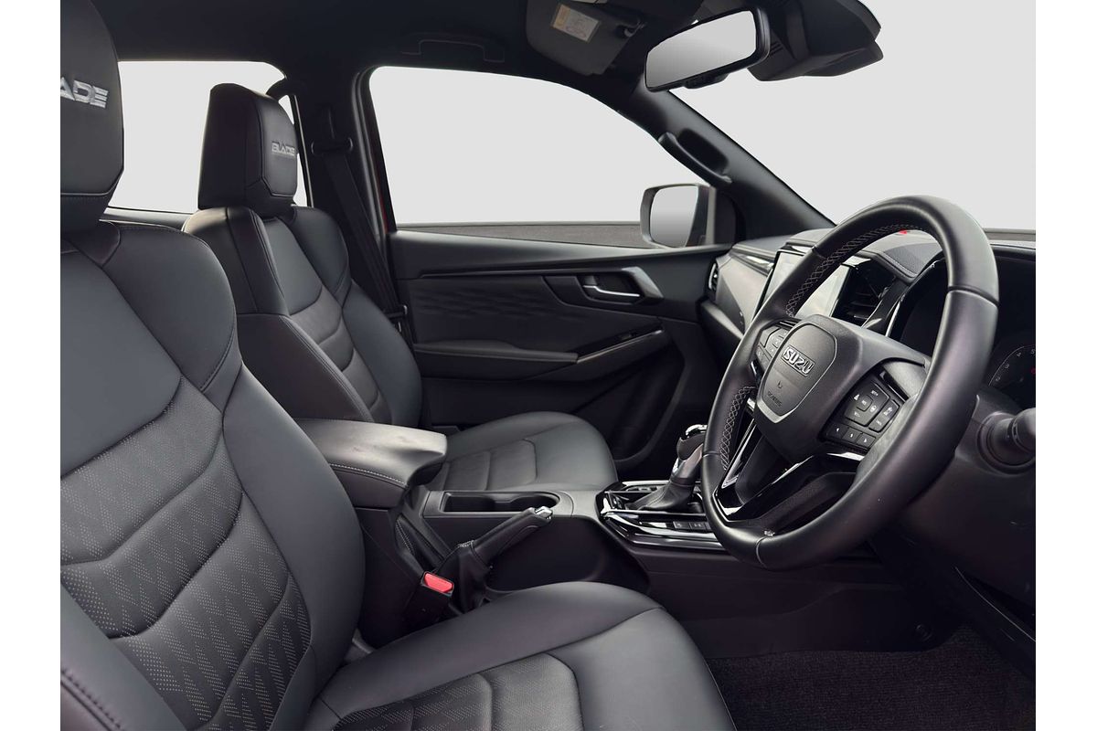 2025 Isuzu D-MAX BLADE 4X4 image 15