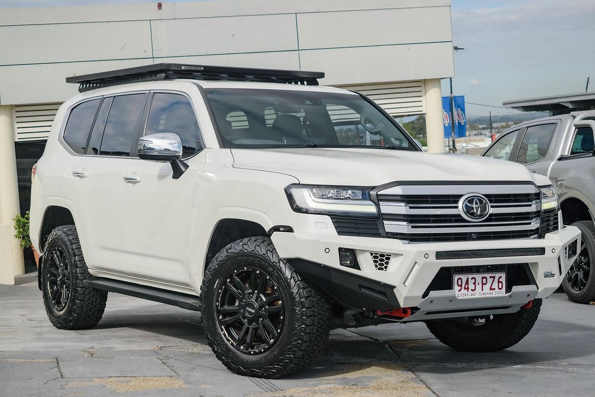 2022 Toyota Landcruiser Sahara FJA300R