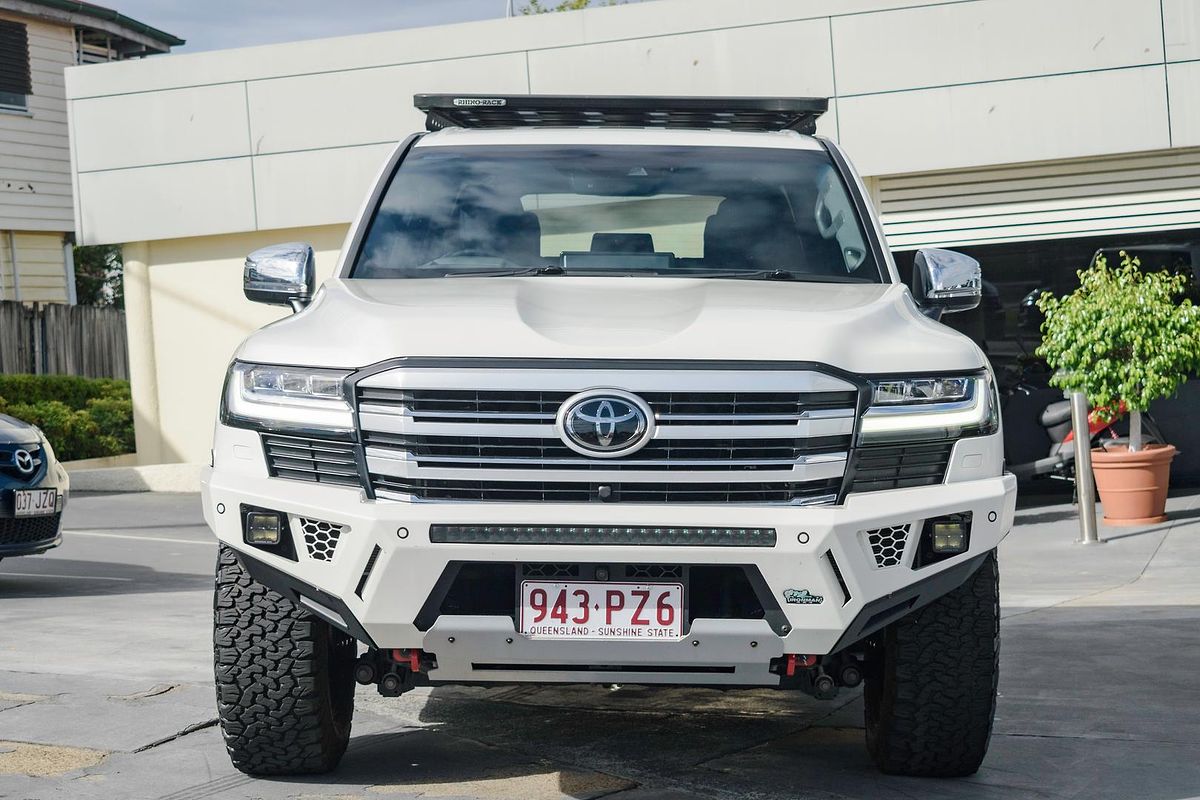 2022 Toyota Landcruiser Sahara FJA300R