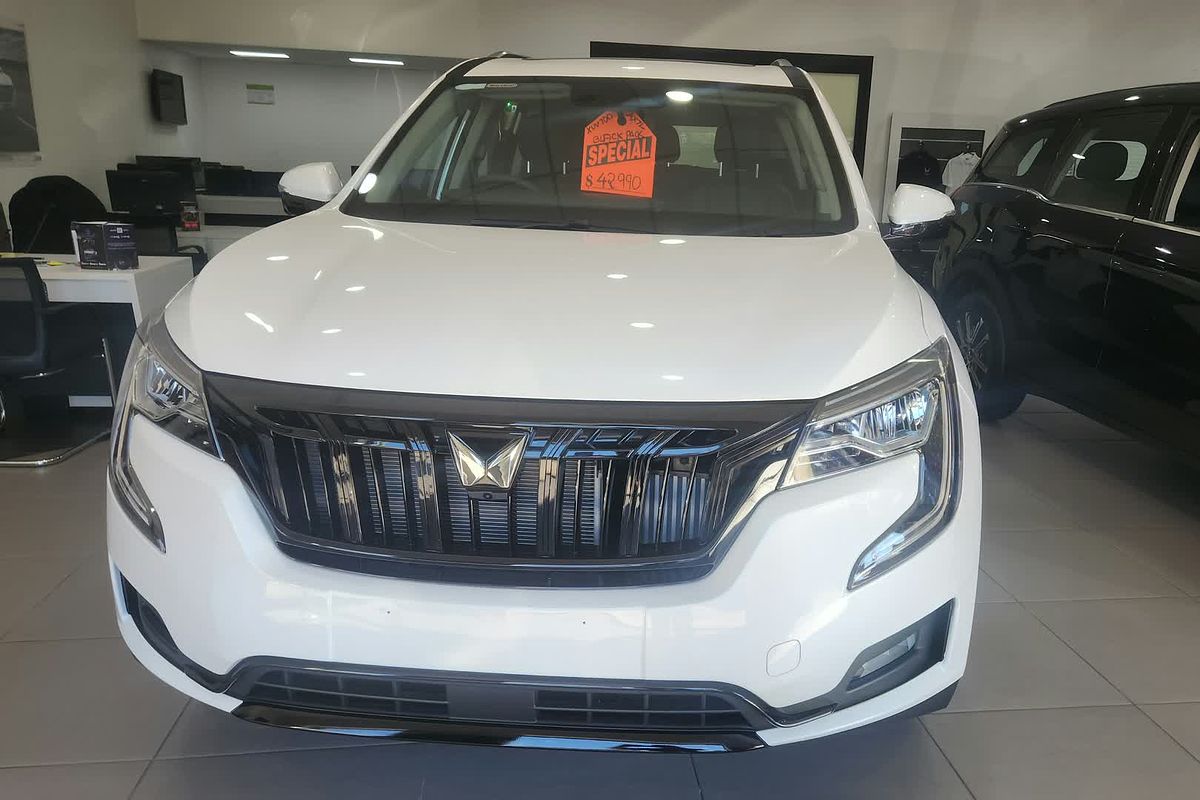 2025 Mahindra XUV700 AX7L