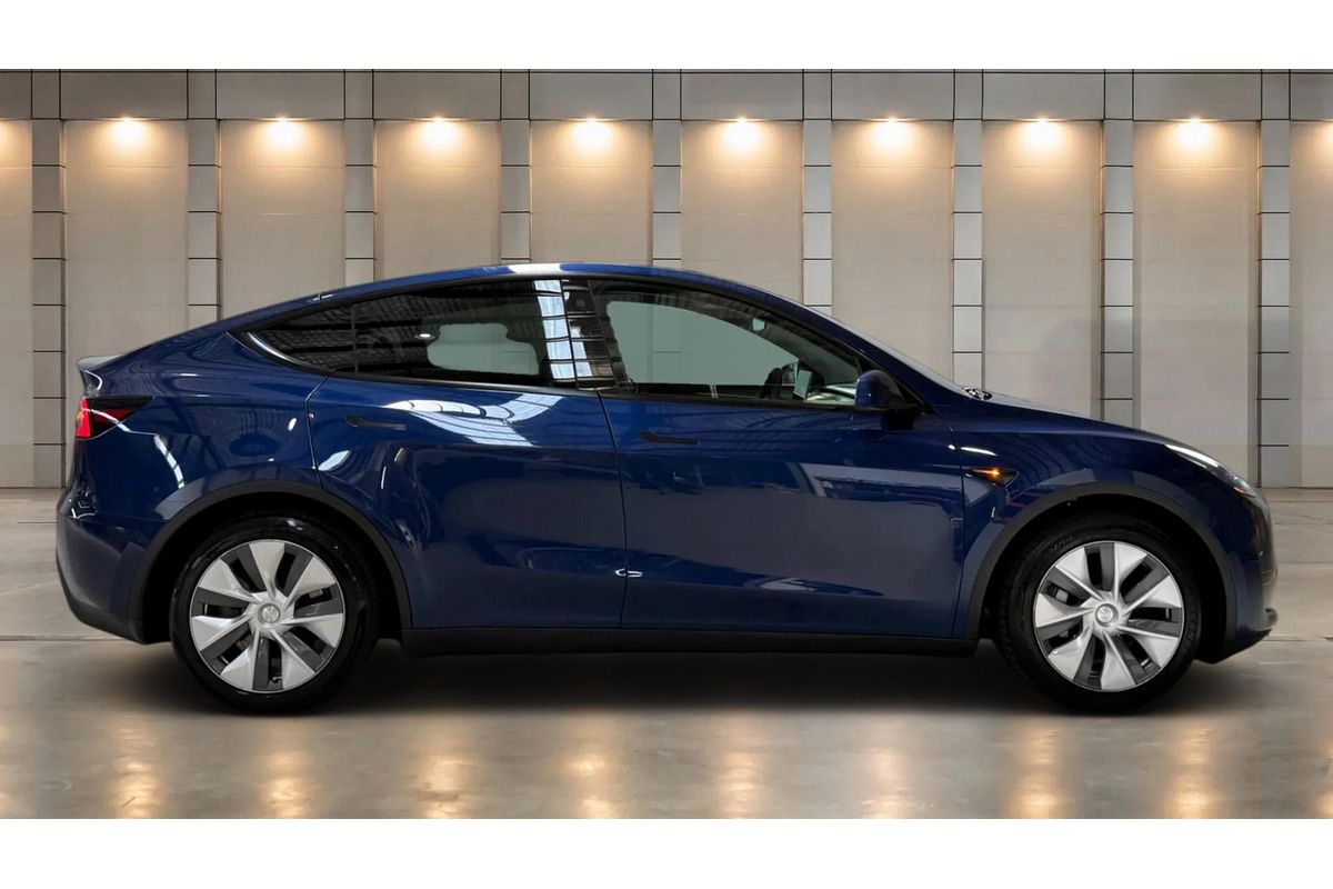 2022 Tesla Model Y Rear-Wheel Drive