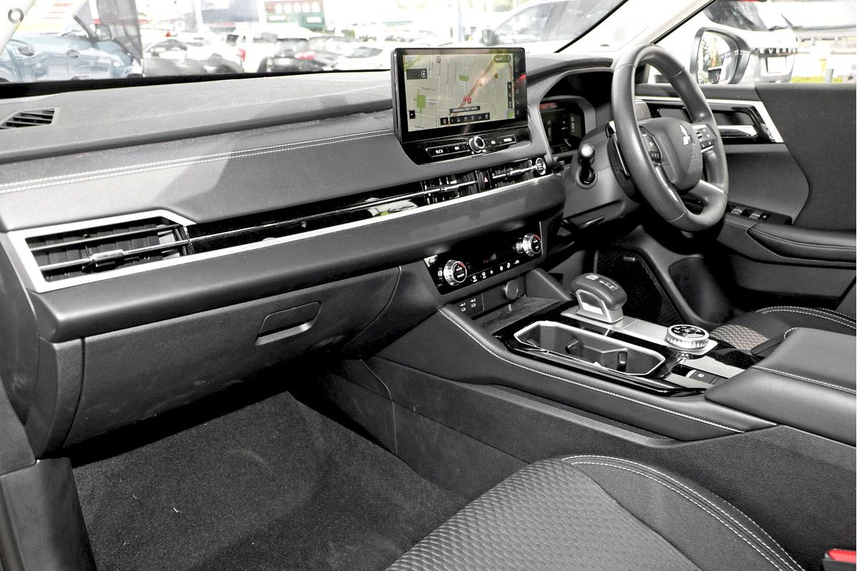2026 Mitsubishi Outlander ES ZM