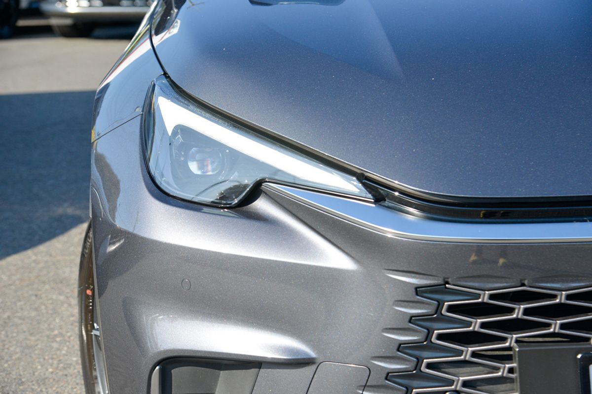 2024 Lexus LBX Luxury MAYH10R