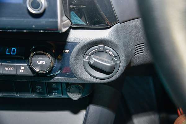 2021 Toyota Hilux SR5 GUN126R 4X4 thumb-13