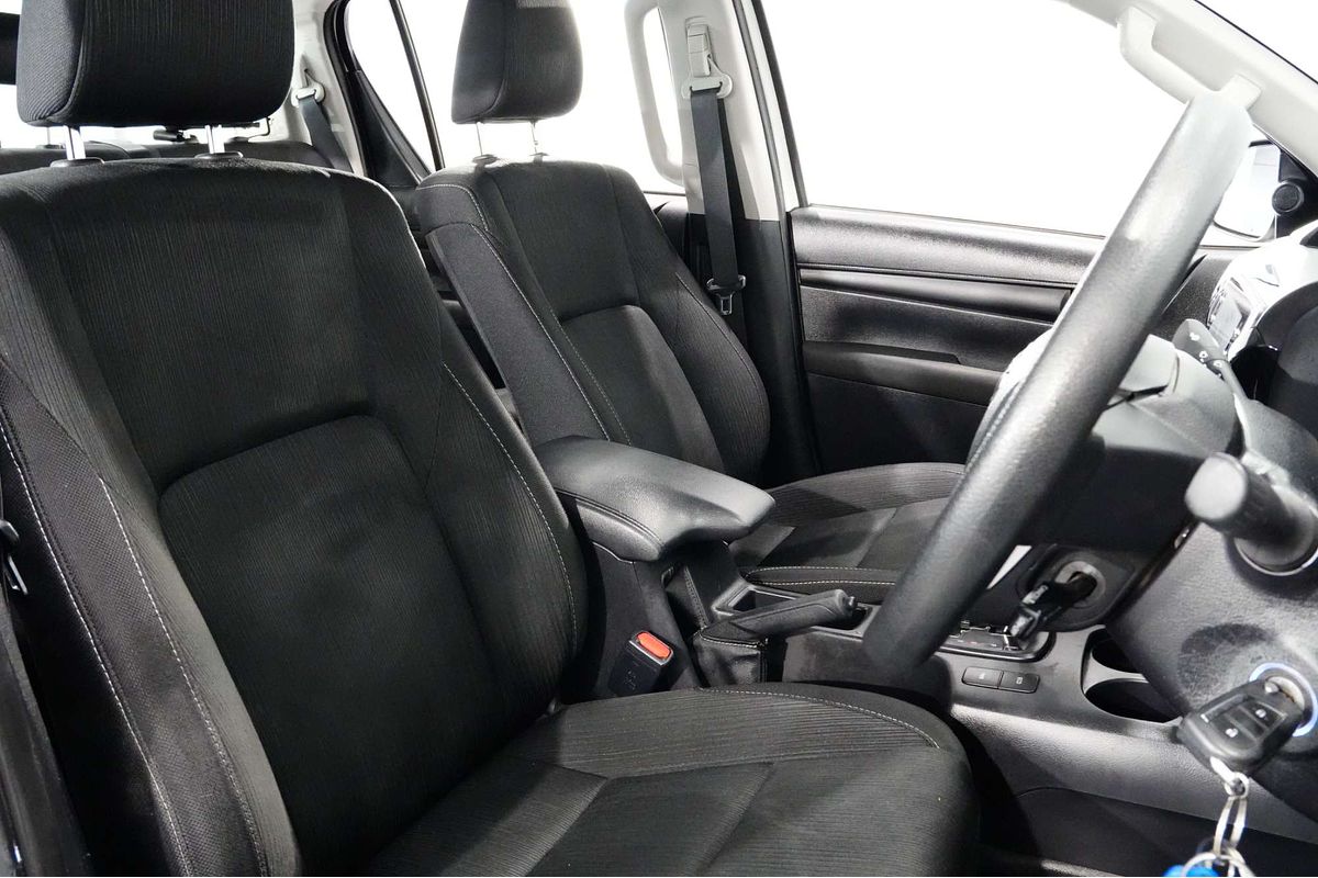 2023 Toyota Hilux SR GUN126R 4X4