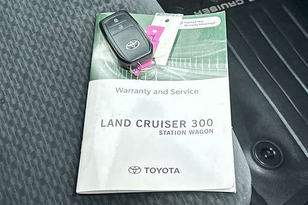 2023 Toyota Landcruiser GXL FJA300R thumb-22